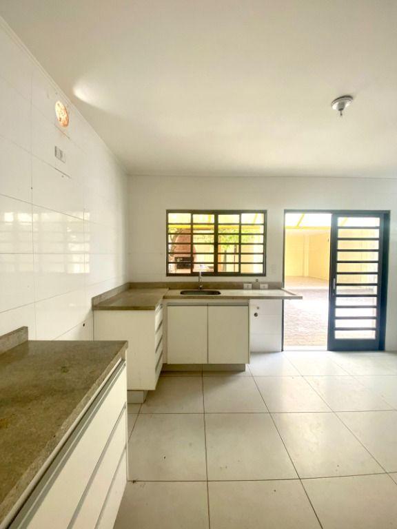 Sobrado para alugar com 6 quartos, 224m² - Foto 8
