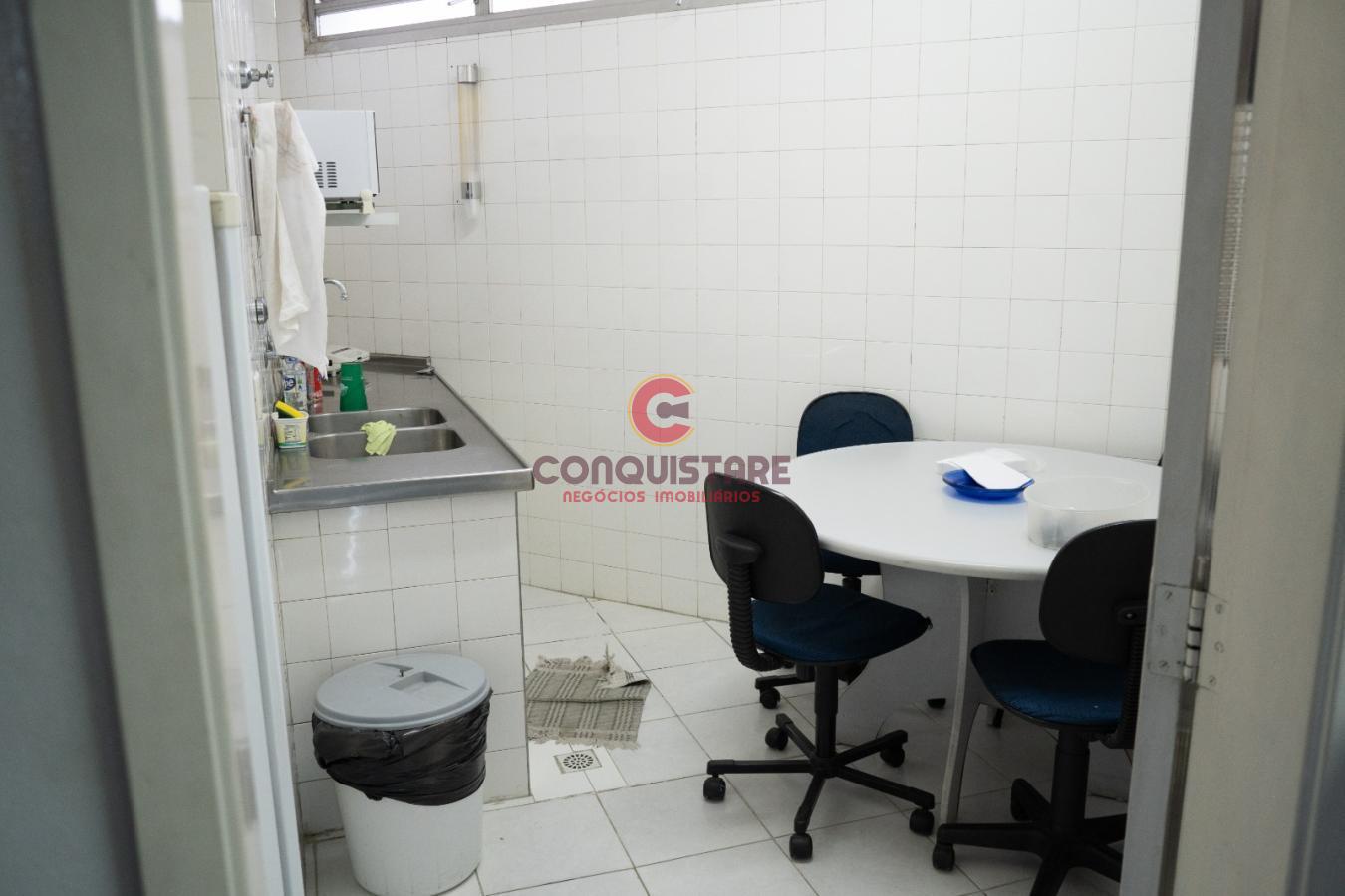 Depósito-Galpão-Armazém para alugar, 1406m² - Foto 8