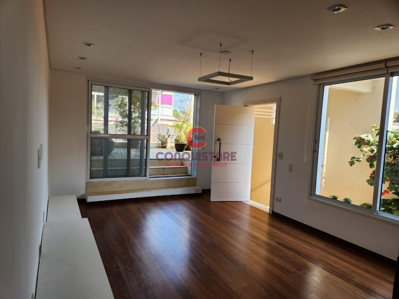 Casa à venda com 3 quartos, 189m² - Foto 1