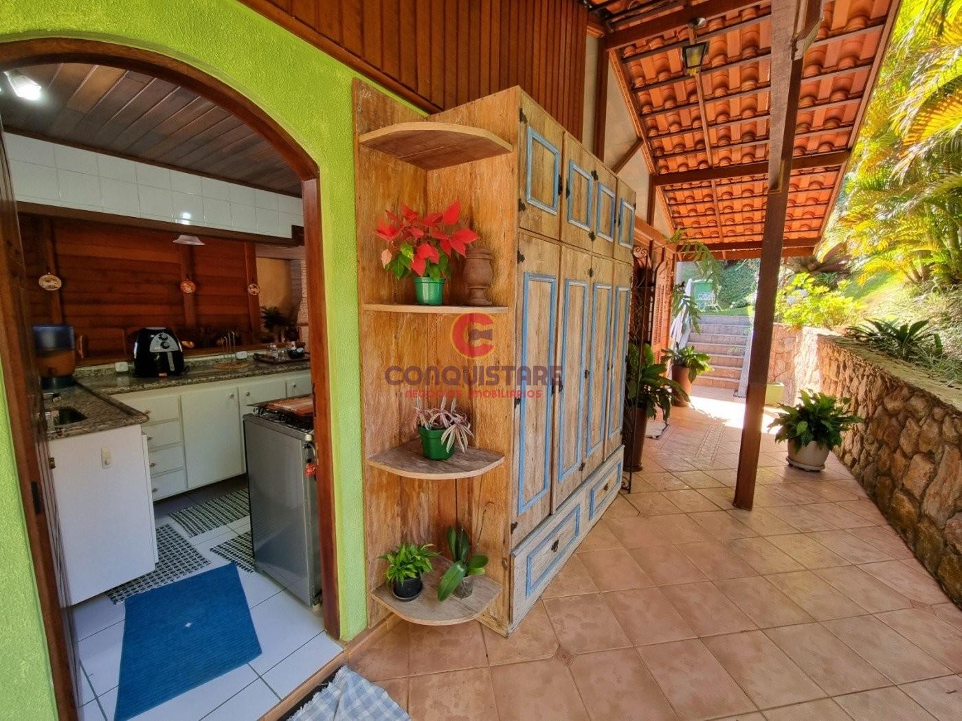 Casa para alugar com 3 quartos, 1447m² - Foto 2