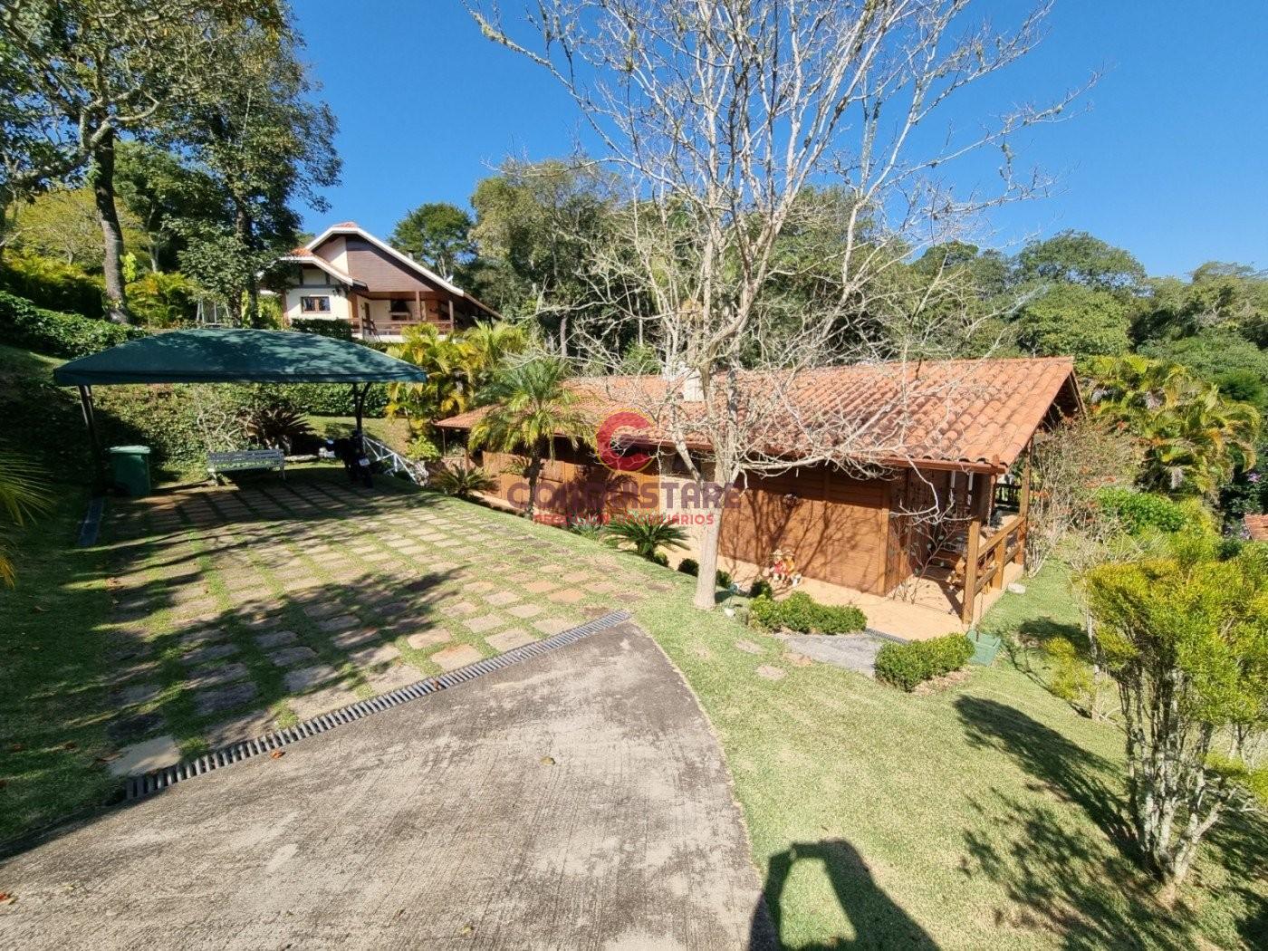 Casa para alugar com 3 quartos, 1447m² - Foto 1