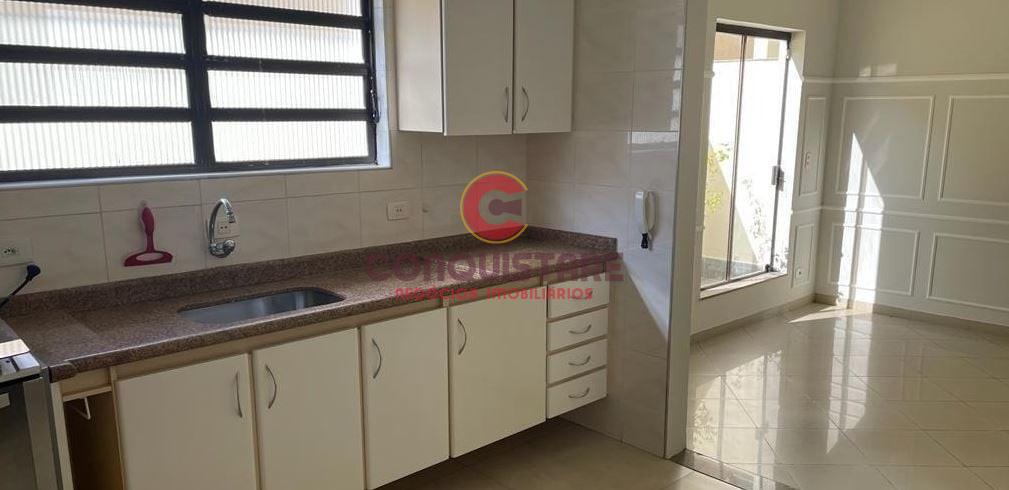 Casa para alugar com 3 quartos, 200m² - Foto 7