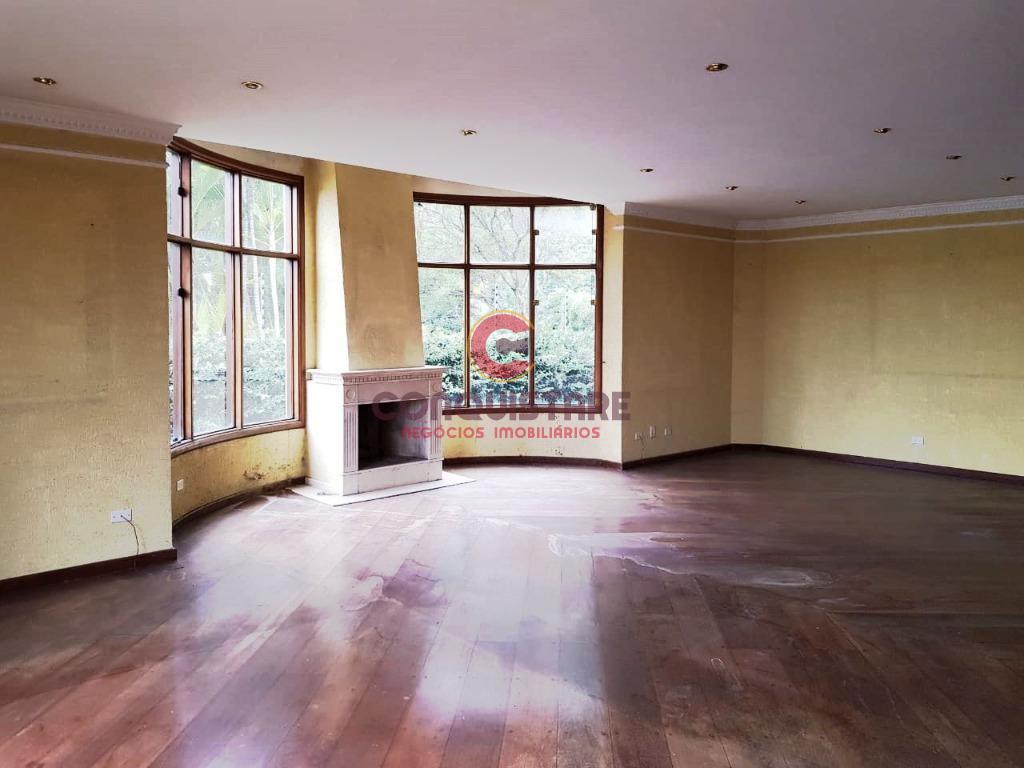 Sobrado à venda com 8 quartos, 572m² - Foto 1
